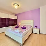 Lejlighed Sunny View - Seaside With Garage Burgas City