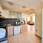 Lejlighed Sunny View - Seaside With Garage Burgas City