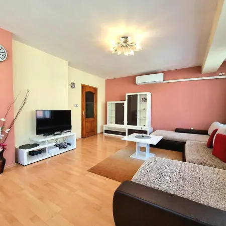 דירה Sunny View - Seaside With Garage בורגאס