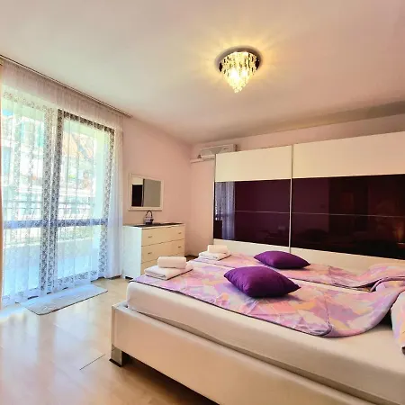 Sunny View - Seaside With Garage דירה