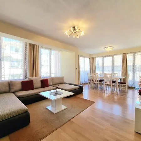 Sunny View - Seaside With Garage בורגאס